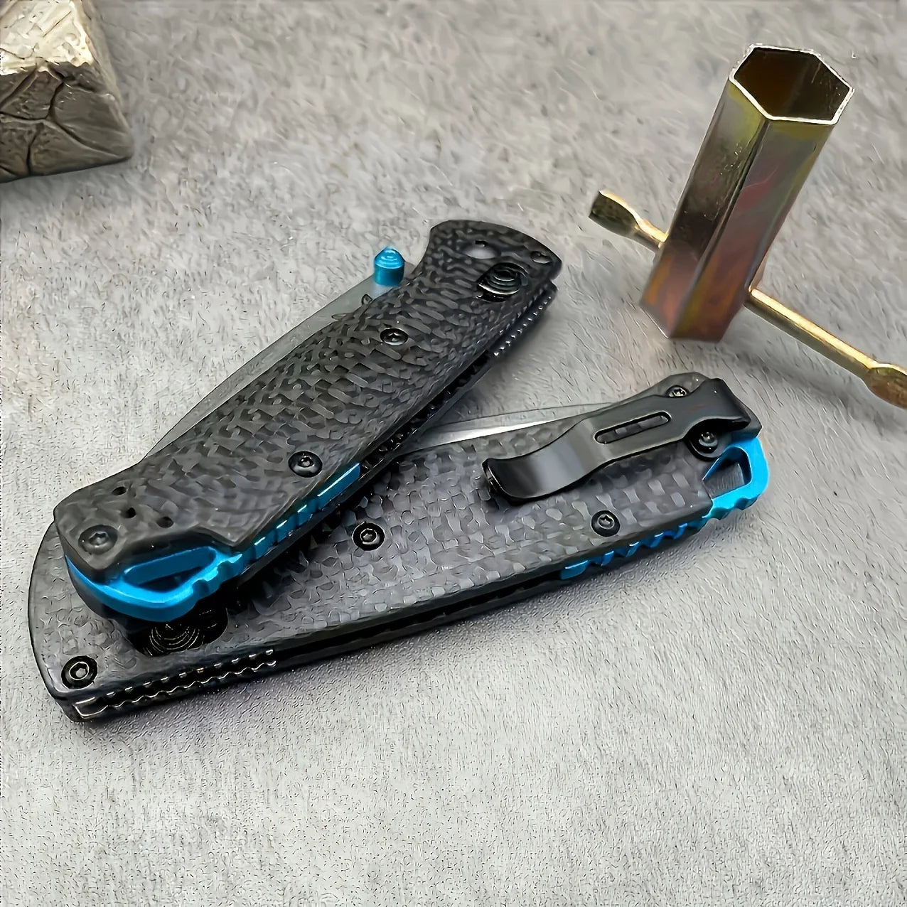 BM 535/533 Folding Knife with Shaft Lock
